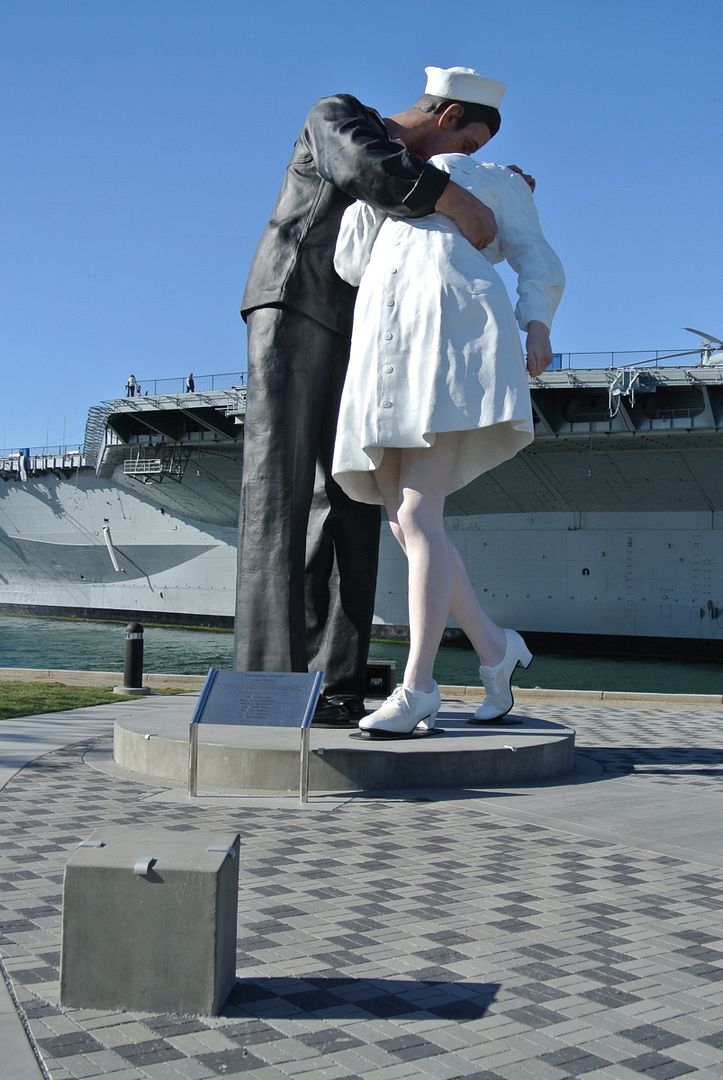 San Diego's new statue"Unconditional Surrender" Rolex Forums